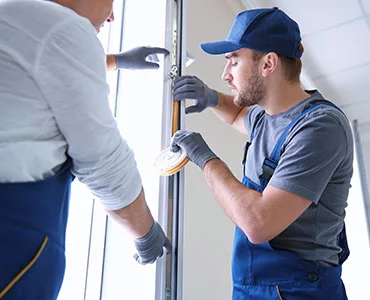 glass repair experts in Glenvar Heights, FL